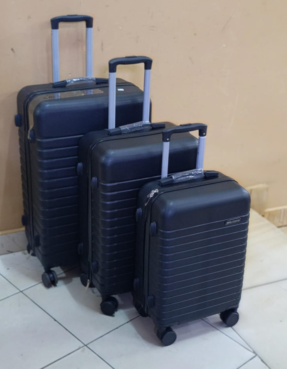 *PRICE DROP*
3 in 1 Luxurious Fibre Suitcase*

▪️Zipper closure frame.
▪️360 Easy-glide spinner wheels. 
▪️Telescopic handle system locks in multiple levels to adapt.
▪️Compression straps keep clothin