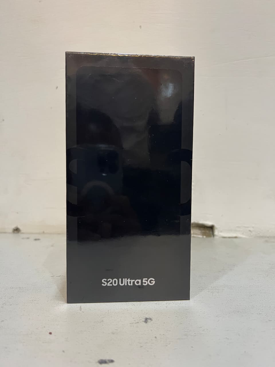 Samsung S20 Ultra Ultra speed. Ultra clarity 108 mp camera 100x zoom