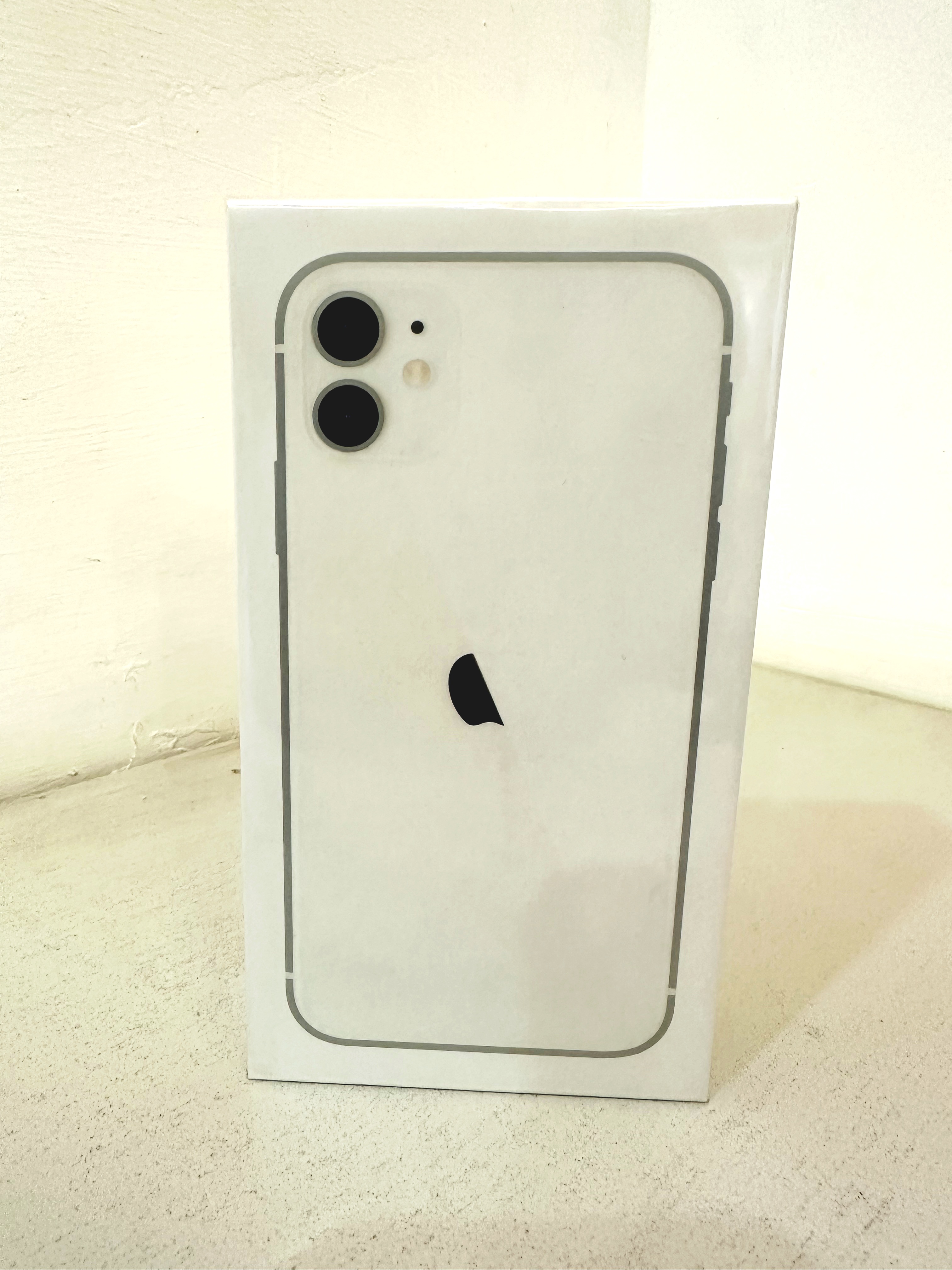 Apple iPhone 11 Refurbished – Affordable & Reliable, a powerful A13 Bionic chip and a dual-camera system that captures sharp photos and smooth 4K videos. It's 6.1-inch Liquid Retina display