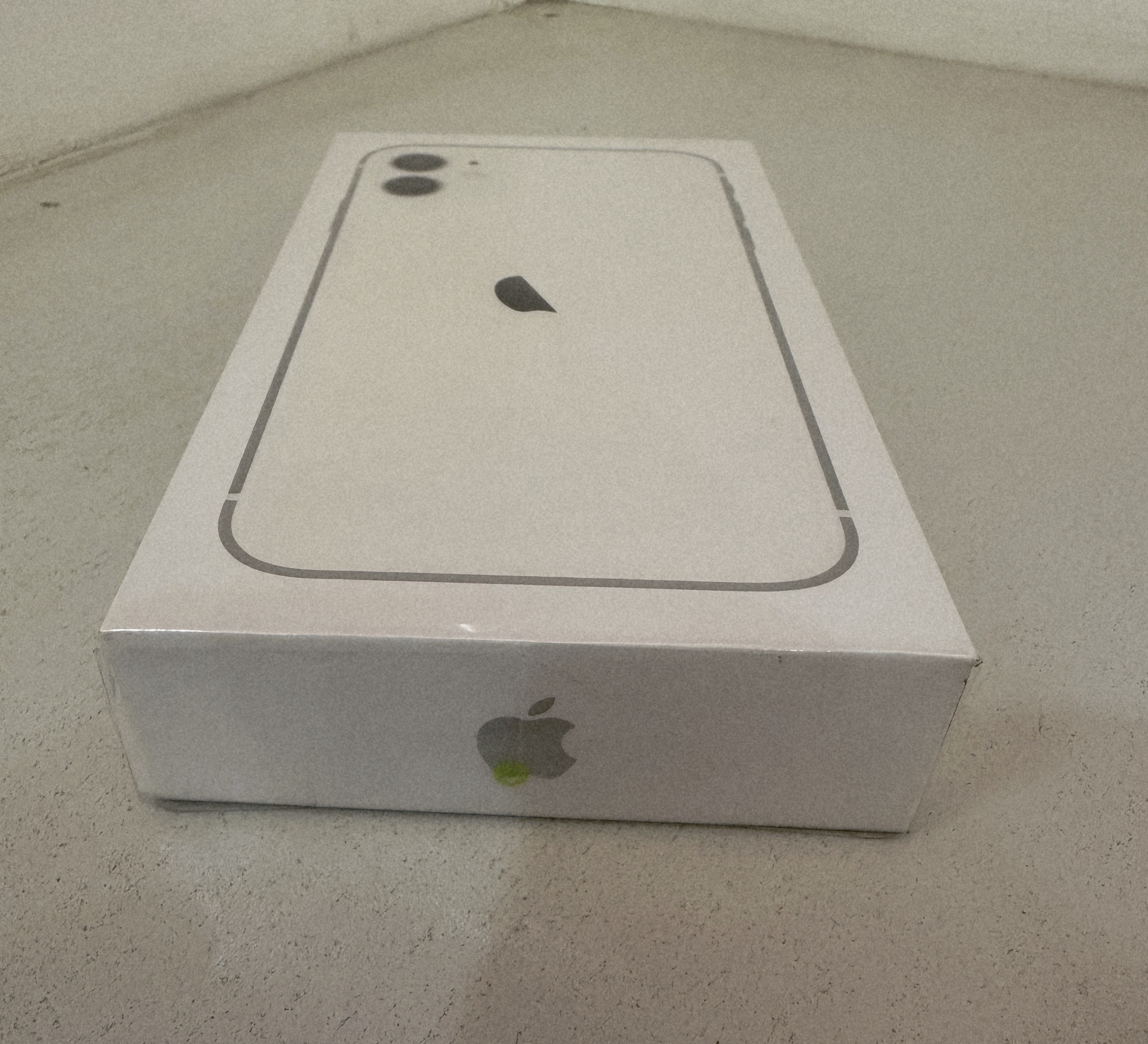 Apple iPhone 11 Refurbished – Affordable & Reliable, a powerful A13 Bionic chip and a dual-camera system that captures sharp photos and smooth 4K videos. It's 6.1-inch Liquid Retina display