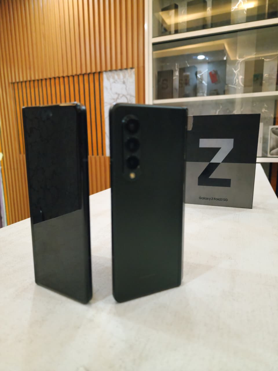 Samsung Galaxy Z Fold3 5G – Fold the Future in Your Hands 7.6" Foldable Dynamic AMOLED 2X (120Hz)