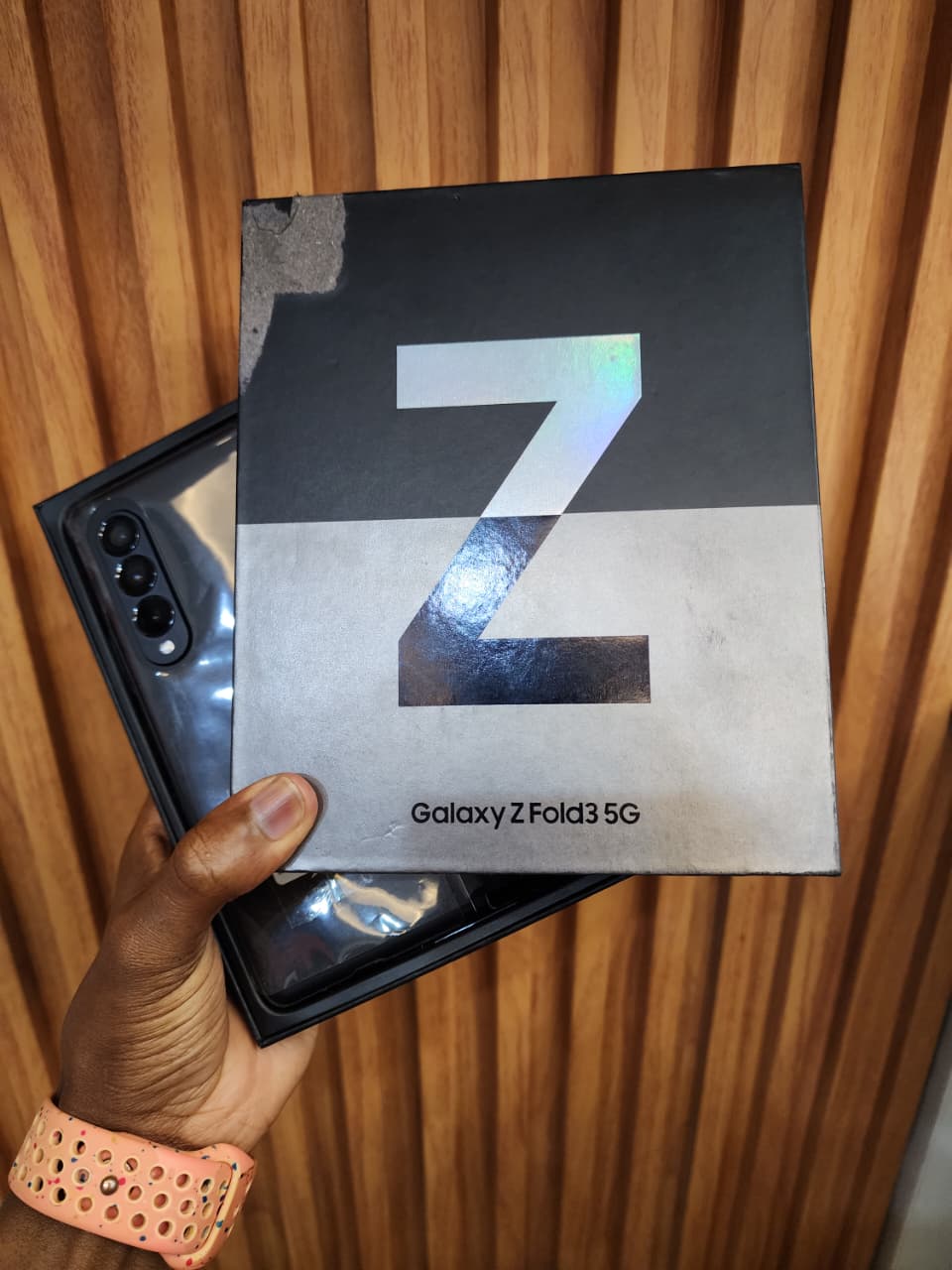 Samsung Galaxy Z Fold3 5G – Fold the Future in Your Hands 7.6" Foldable Dynamic AMOLED 2X (120Hz)