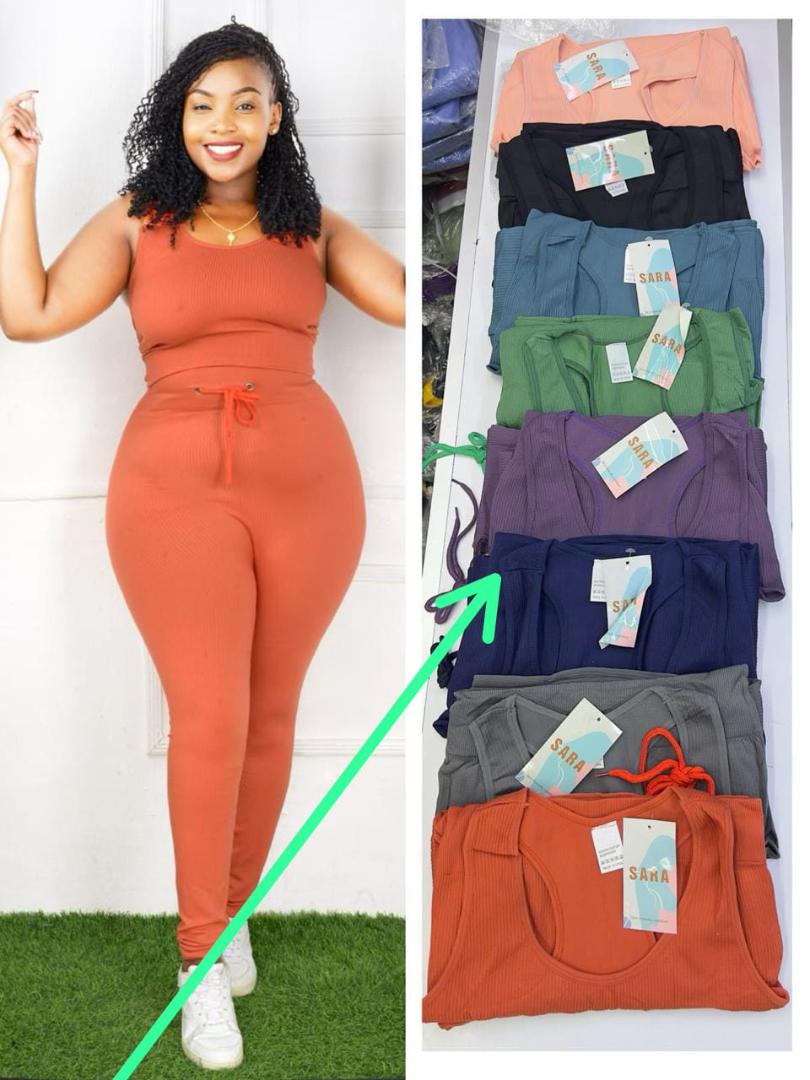 SleekFit All-Black Stretchy Ribbed Long Sleeve Crop Top and High-Waisted Body-Shaping Leggings Activewear Set for Gym, Daily Wear, and Street Style