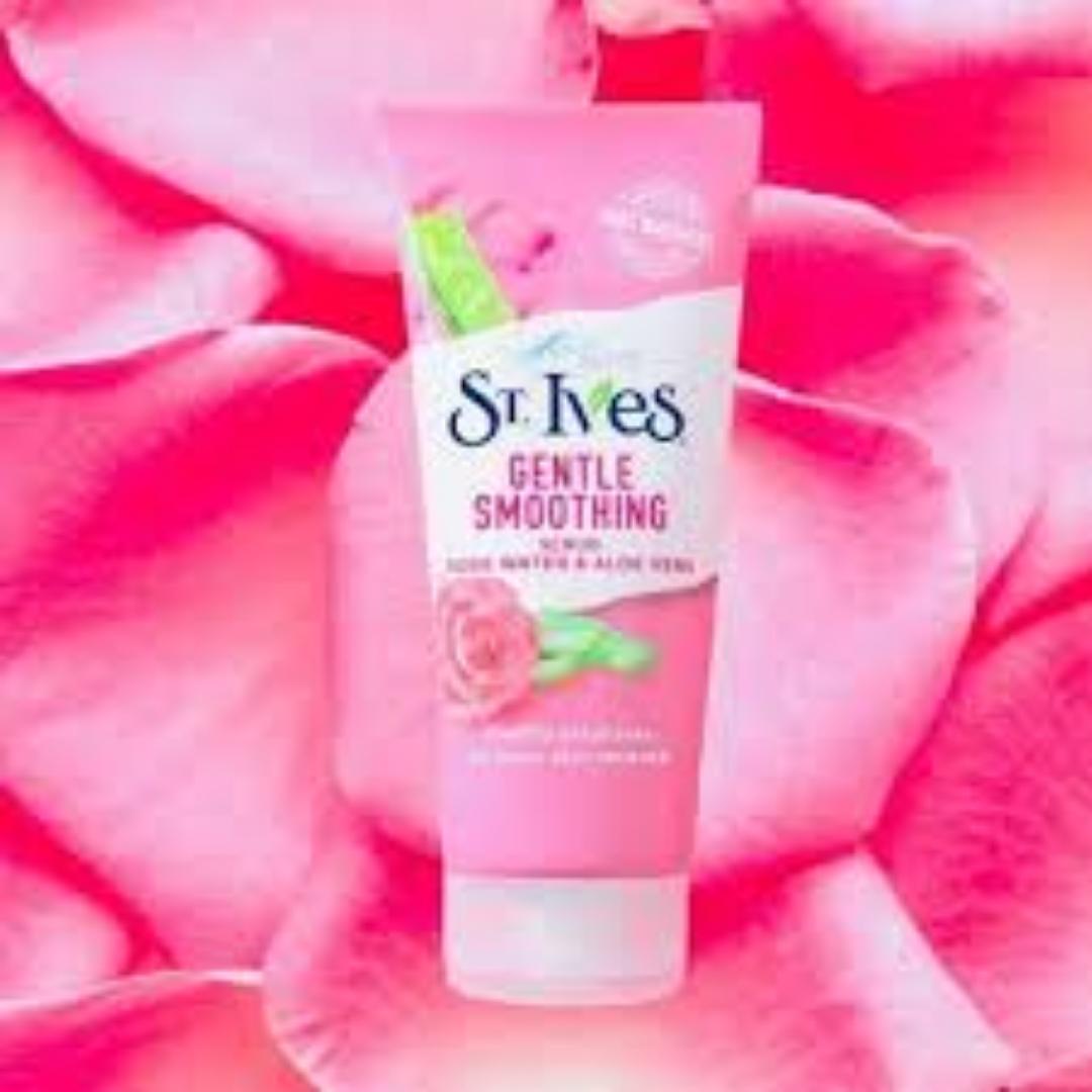 Gentle Smoothing Rose Water And Aloe Vera Scrub 170g , this delicious, citrusy scrub contains 100% natural exfoliants to polish away dryness and reveal irresistibly radiant skin.