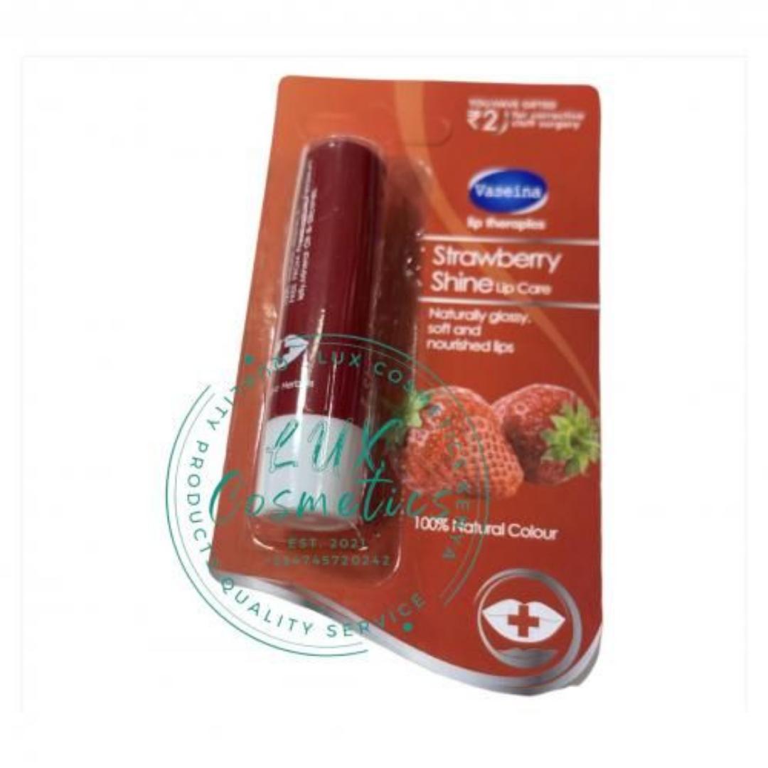Moisturising Lip Therapy Lip Balm big Relieves dry, dull and cracked lips, while locking in moisture to help them heal Helps to lock in moisture for beautiful, healthy lips