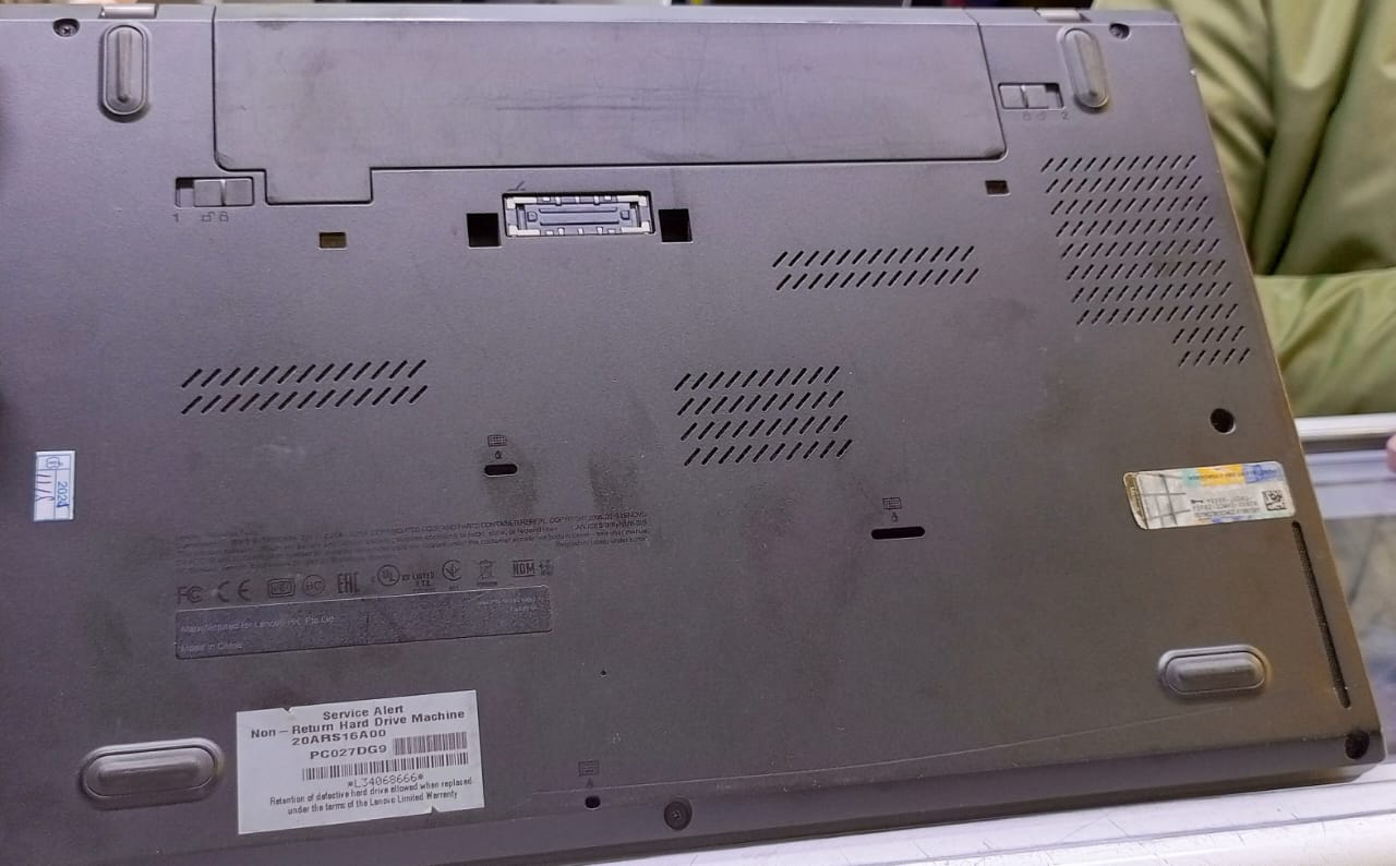 LENOVO THINKPAD T440s COREi7 256GB SSD 14INCH LAPTOP,FAST AND LIGHTWEIGHT,CHARGER INCLUDED,BATTERY GOOD,PERFECT FOR WORK AND STUDY.ULTRA BOOK WINDOWS 10