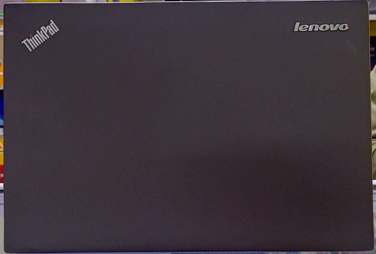LENOVO THINKPAD T440s COREi7 256GB SSD 14INCH LAPTOP,FAST AND LIGHTWEIGHT,CHARGER INCLUDED,BATTERY GOOD,PERFECT FOR WORK AND STUDY.ULTRA BOOK WINDOWS 10