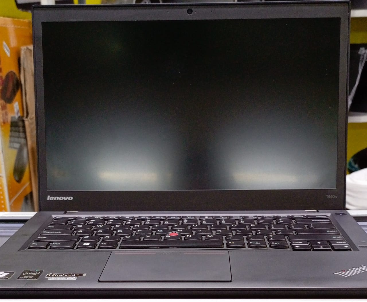 LENOVO THINKPAD T440s COREi7 256GB SSD 14INCH LAPTOP,FAST AND LIGHTWEIGHT,CHARGER INCLUDED,BATTERY GOOD,PERFECT FOR WORK AND STUDY.ULTRA BOOK WINDOWS 10