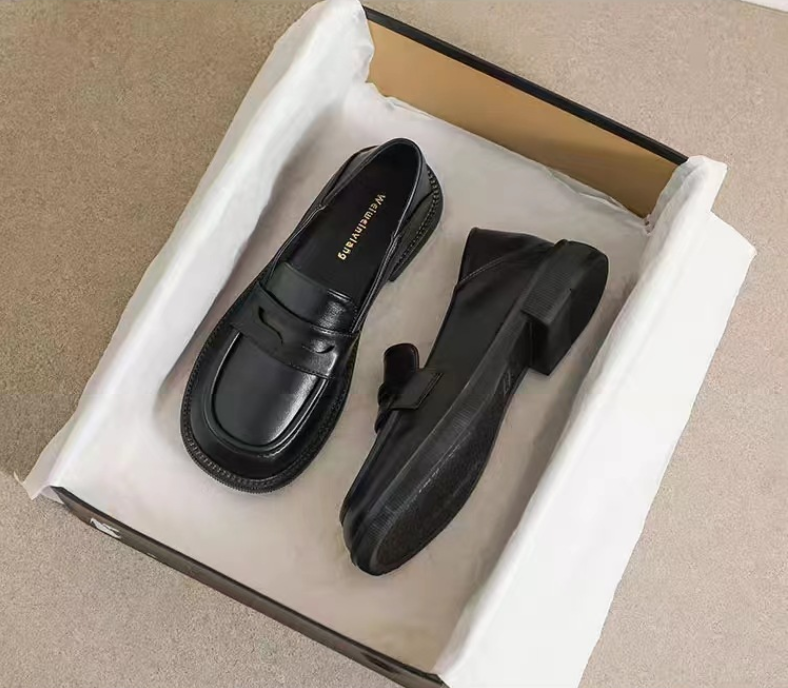 New ultra-suede women's shoes with soft soles, comfortable to wear, versatile and stylish flats, luxurious and high-end feel, loafers for women, one-piece style