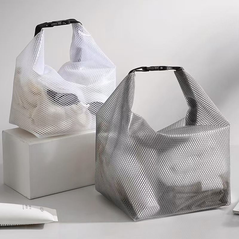 Waterproof storage bag for fitness clothes, suitable for swimming in the bathroom. Large capacity, with a drawstring closure. For both men and women. A small bag for outdoor travel and toiletries stor