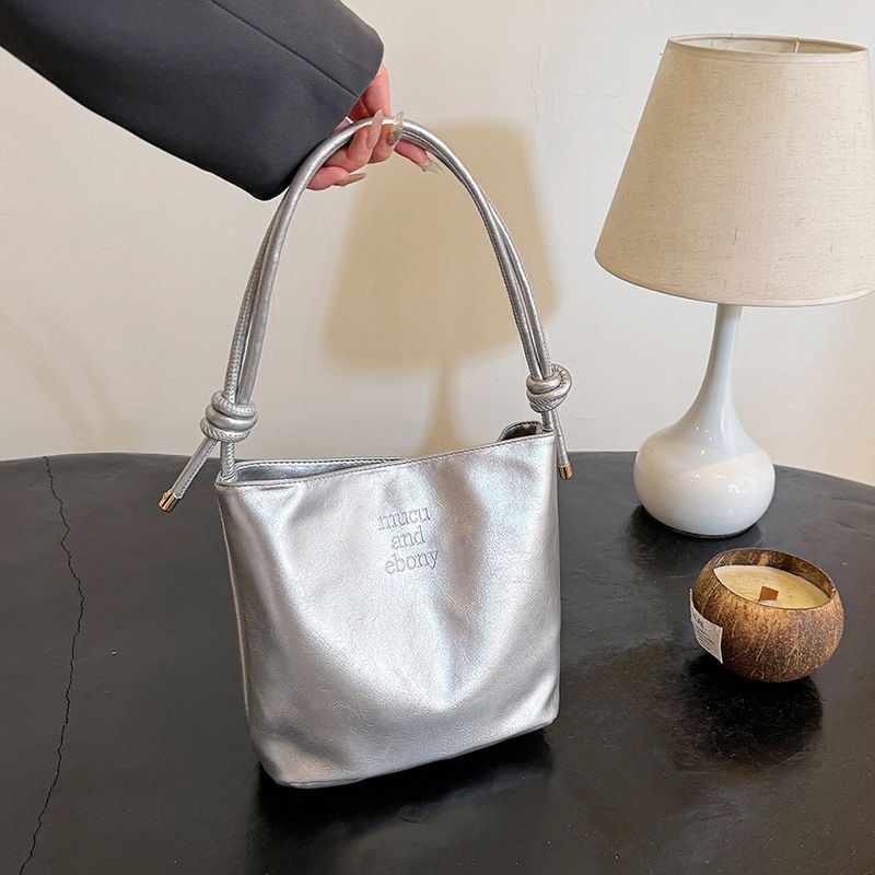 Handheld small square bag - new trendy fashion silver underarm bag - versatile crossbody bag