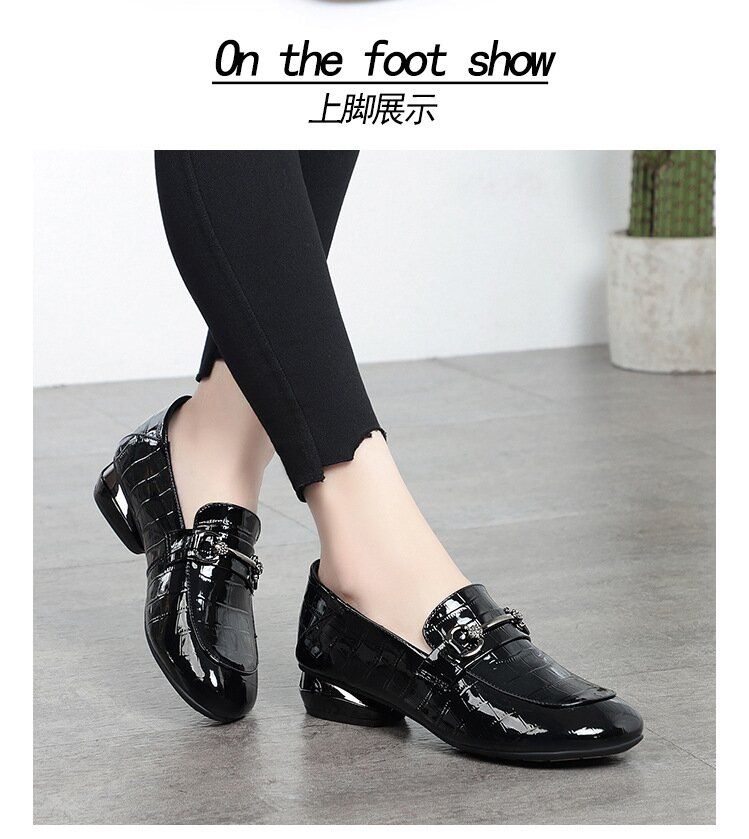 Solid color bright diamond British style square heel small leather shoes with thick sole and sponge cake Mary Jane single shoes versatile, one foot kick Le Fu shoes for women