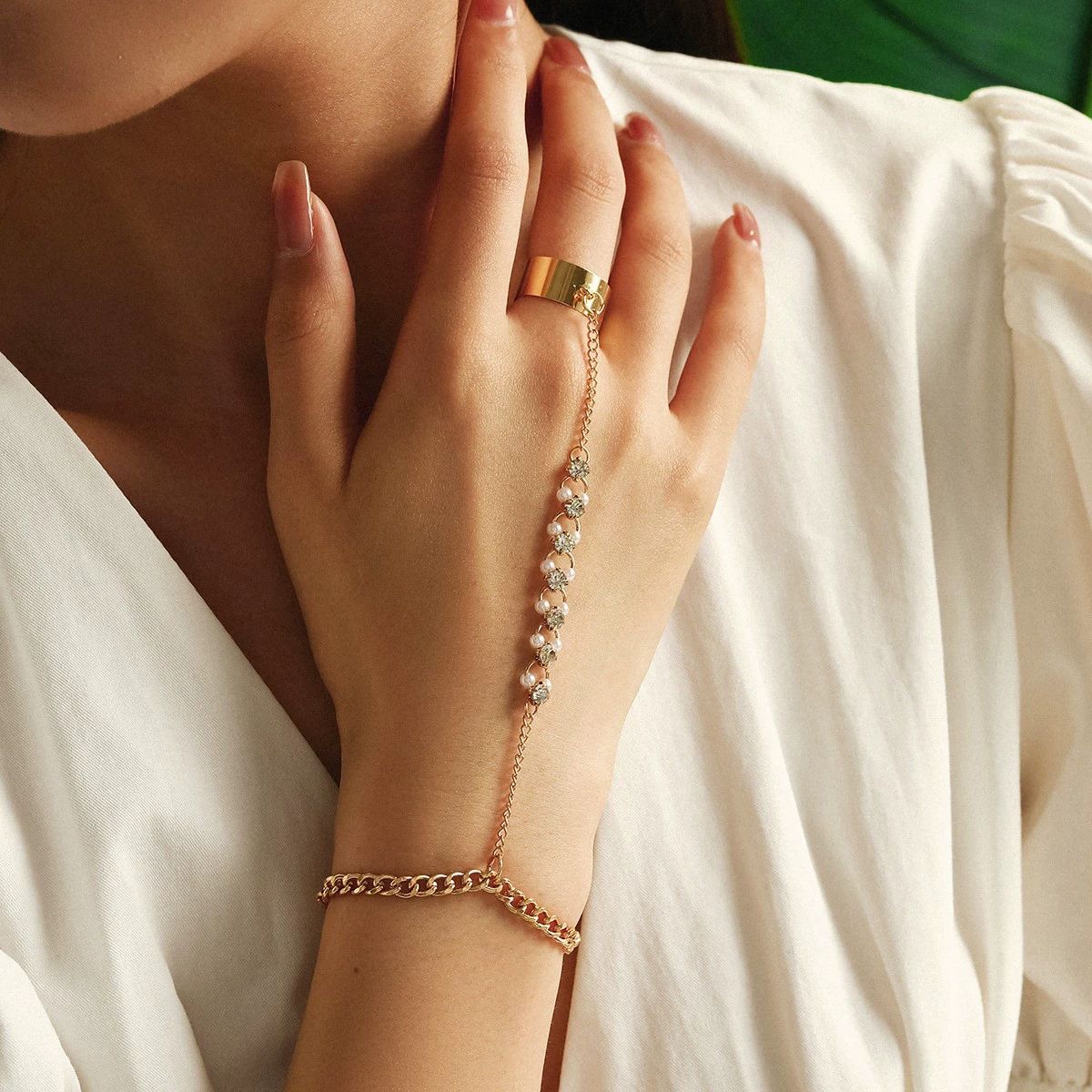 Gold Hand Chain Bracelet for Women Trendy, Dainty 14k Gold Ring Bracelet Hand Chain Finger Ring Slave Cuff Bracelet Cubic Alloy Gold Bracelets Jewelry Accessories for Women