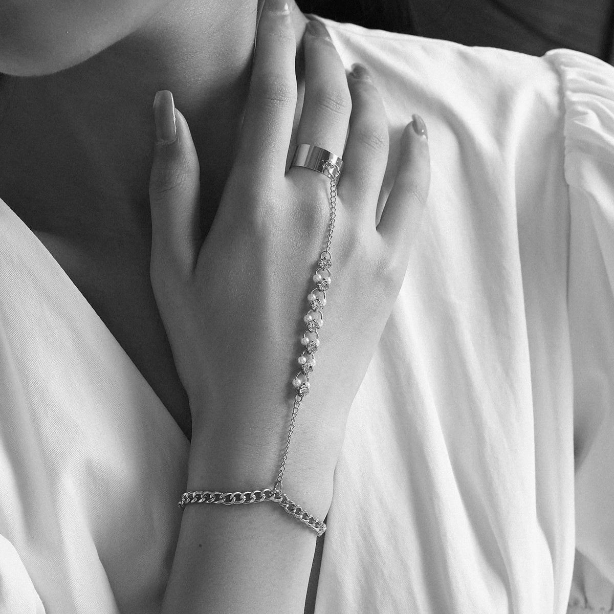 Gold Hand Chain Bracelet for Women Trendy, Dainty 14k Gold Ring Bracelet Hand Chain Finger Ring Slave Cuff Bracelet Cubic Alloy Gold Bracelets Jewelry Accessories for Women