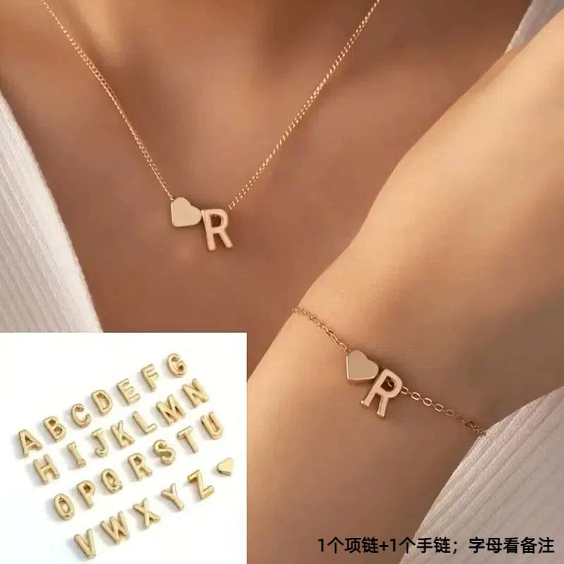 Women's Gold Heart-Shaped Letter Necklace, Gold-Plated Heart-Shaped Letter Necklace Gold Heart Initial Necklace Birthday Gift Valentine's Day Present for Women (M)