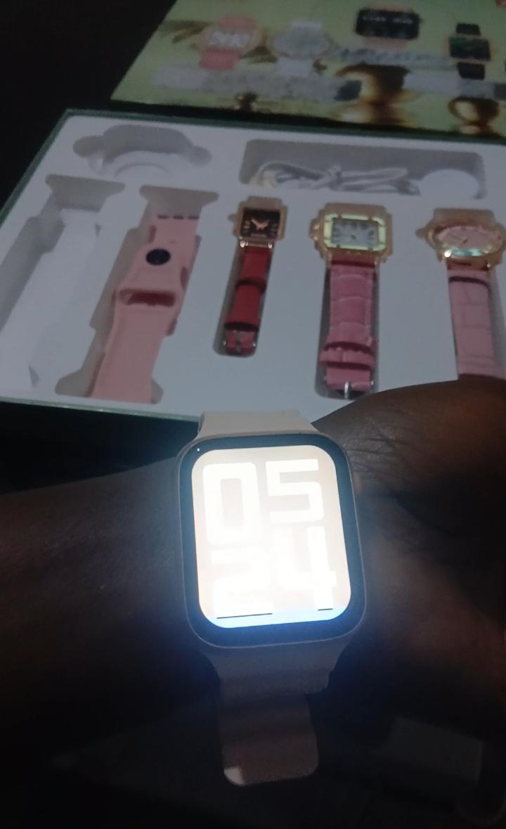 i530 Mini Smartwatch Gift Set With 3 Wrist Watches & 2 Straps