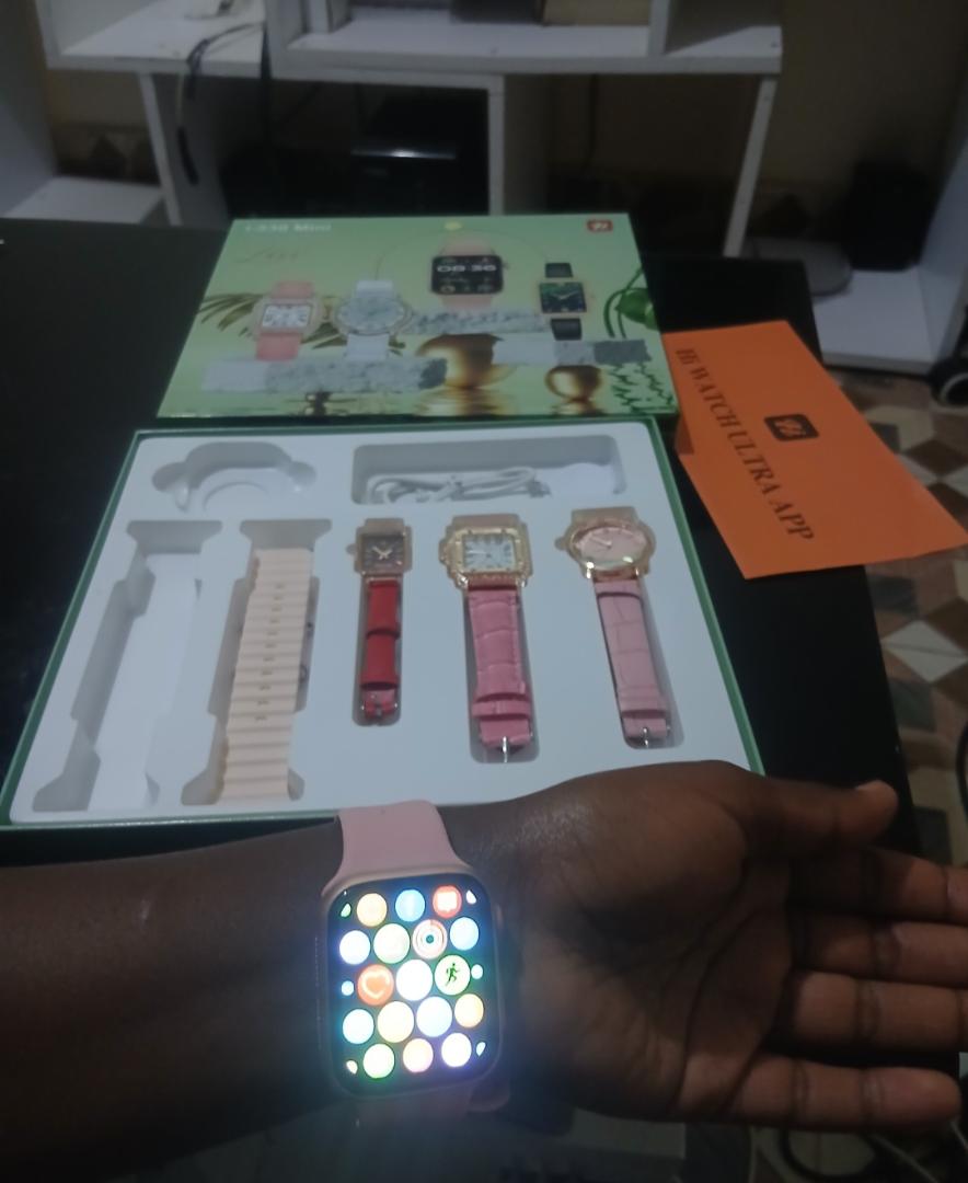 i530 Mini Smartwatch Gift Set With 3 Wrist Watches & 2 Straps