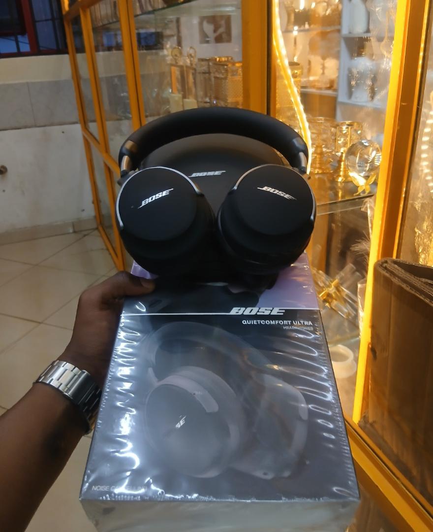 Bose Quietcomfort Ultra Wireless Headsets