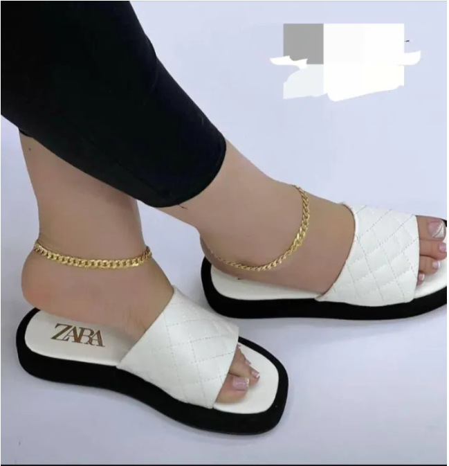 Zara Ladies Flat Sandals – Stylish Women's Slippers.