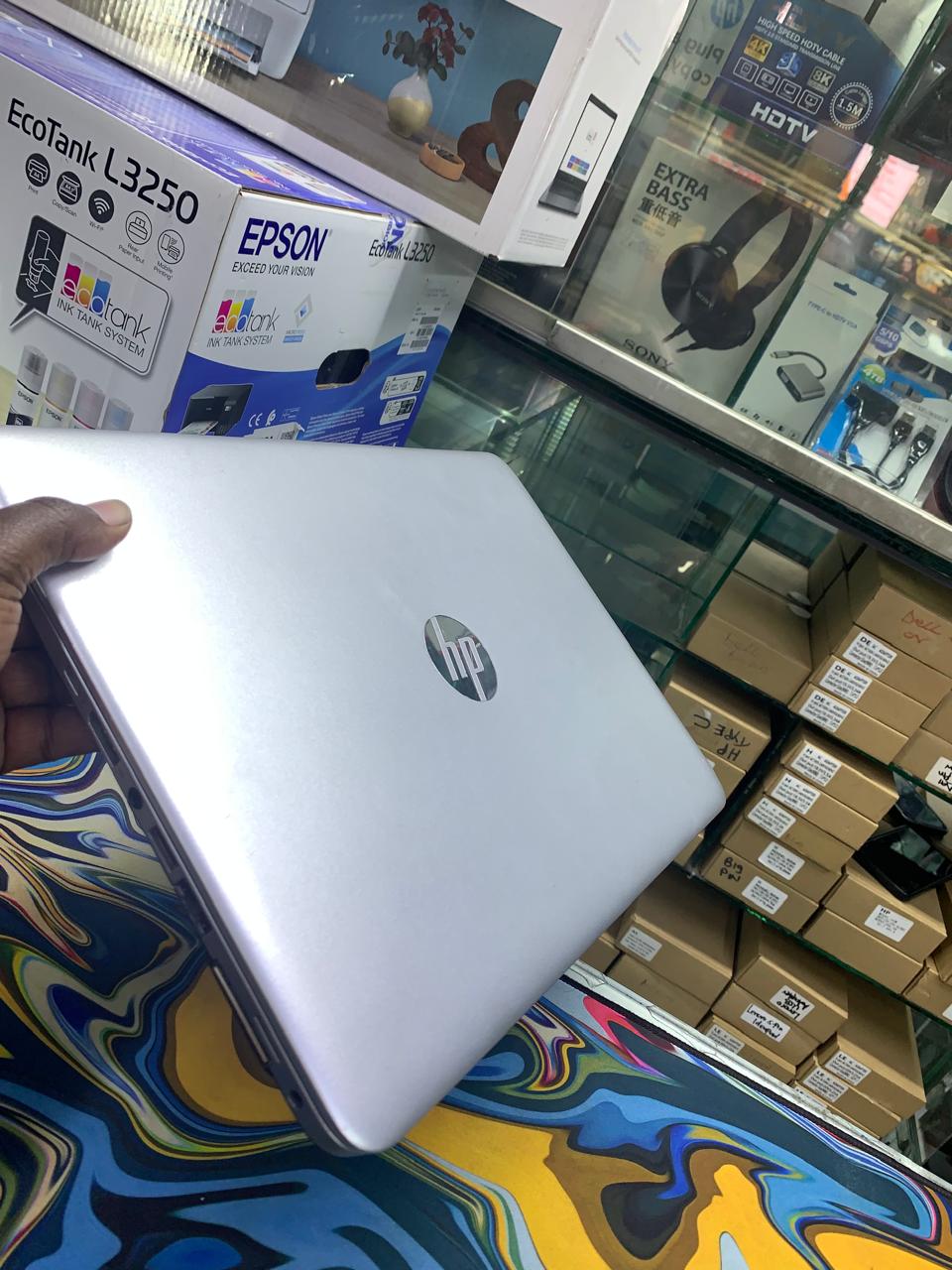 GRADE A HP ELITEBOOK 840G3 INTEL COI7 8GBRAM 256SSD 6TH GENERATION TOUCH SCREEN 14" 6MONTH OF WARANT SPEED OF 2.0GHZ TO 2.6GHZ