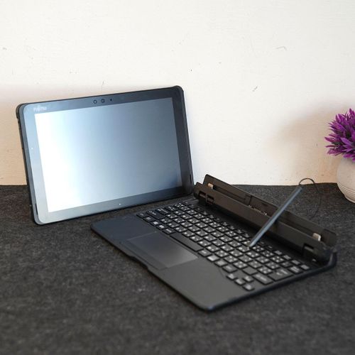 GRADE A EX UK FUJITSU INTEL ATOM X7-Z8700 4GBRAM 128SSD DETACHABLE KEYBOARD TOUCH SCREEN WITH STYLUS PEN