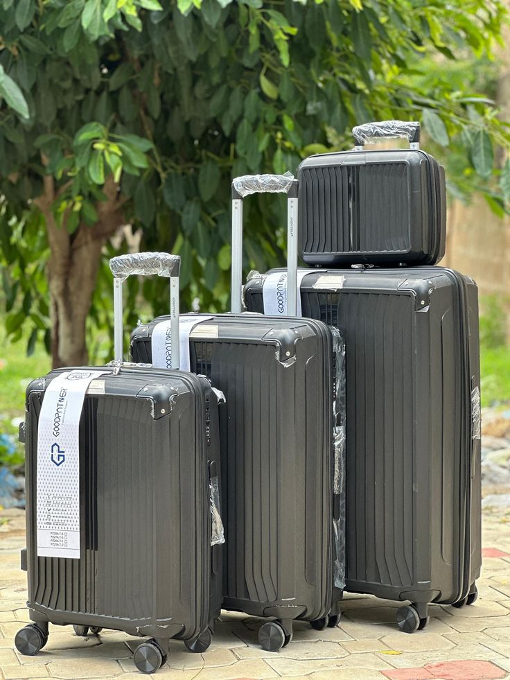 Suitcase - rubber unbreakable Luxurious High Quality Travel bag. Made of durable Polypropylene material. Lightweight and easy to transport.