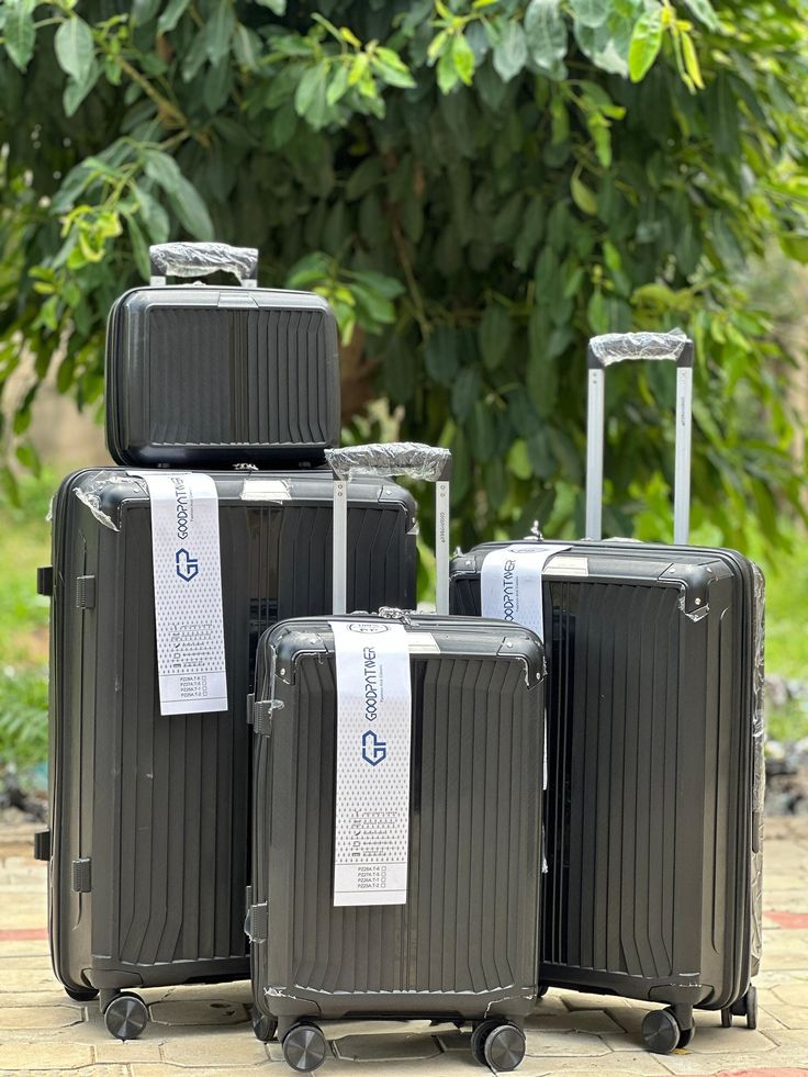 Suitcase - rubber unbreakable Luxurious High Quality Travel bag. Made of durable Polypropylene material. Lightweight and easy to transport.