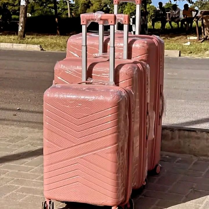 SIZE 28 SUITCASE - 3 IN 1 RUBBER UNBREAKABLE SET- PEACH PINK LARGE SUITCASE LUXURIOUS HIGH QUALITY. Made of durable Polypropylene material. Lightweight and easy to transport.