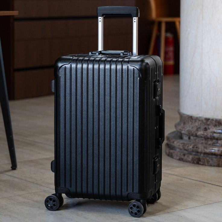 LARGE SIZE 30 SUITCASE- BLACK EXTRA LARGE 30kgs SIZE 1. Strong. Spacious. Unbreakable. crafted with impact-resistant hard shell, smooth 360° spinner wheels, secure TSA-style locks.