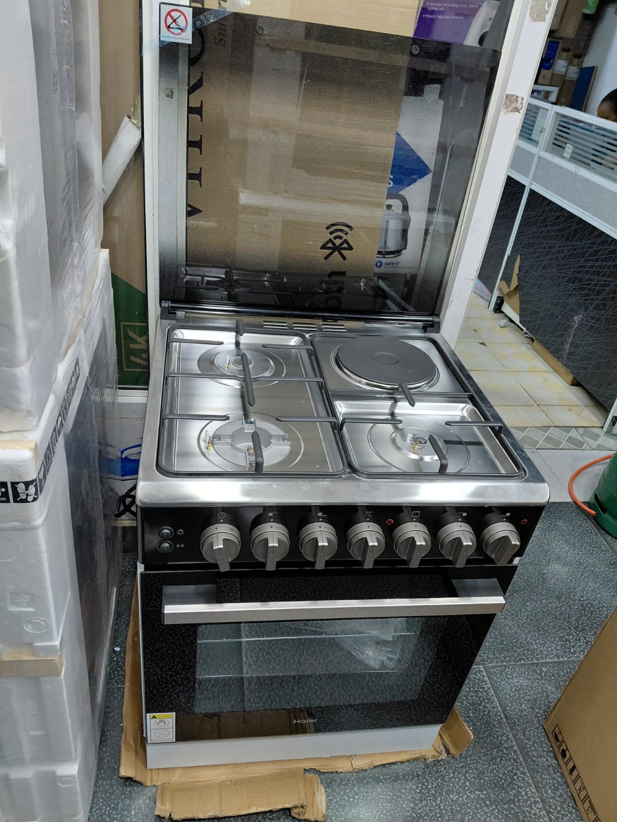 Haier Cooker 3Gas + 1Electric 60X60 with Electric Oven