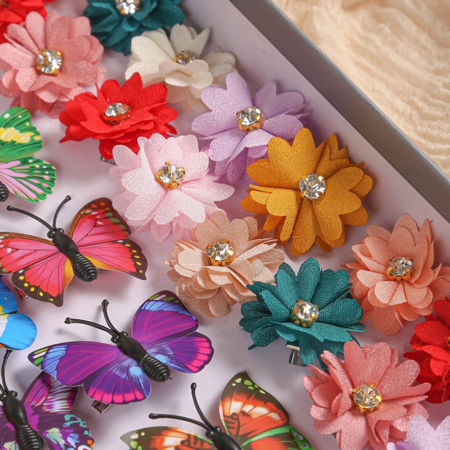 【Promotion】231pcs/set of colorful hair accessories, including flower hair ornaments inlaid with sparkling Rhinestones, butterfly hair clips for realistic styling and super colorful hair rings