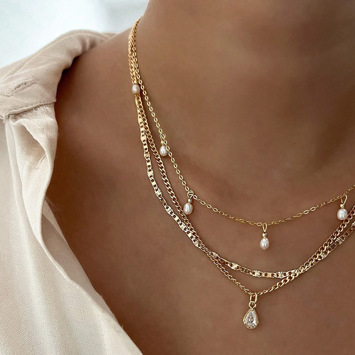 European And American Jewelry Fashion Popular Multi-Layer Imitation Pearl Water Drop Pendant Necklace Female Personality Stacked Wind Collarbone Chain