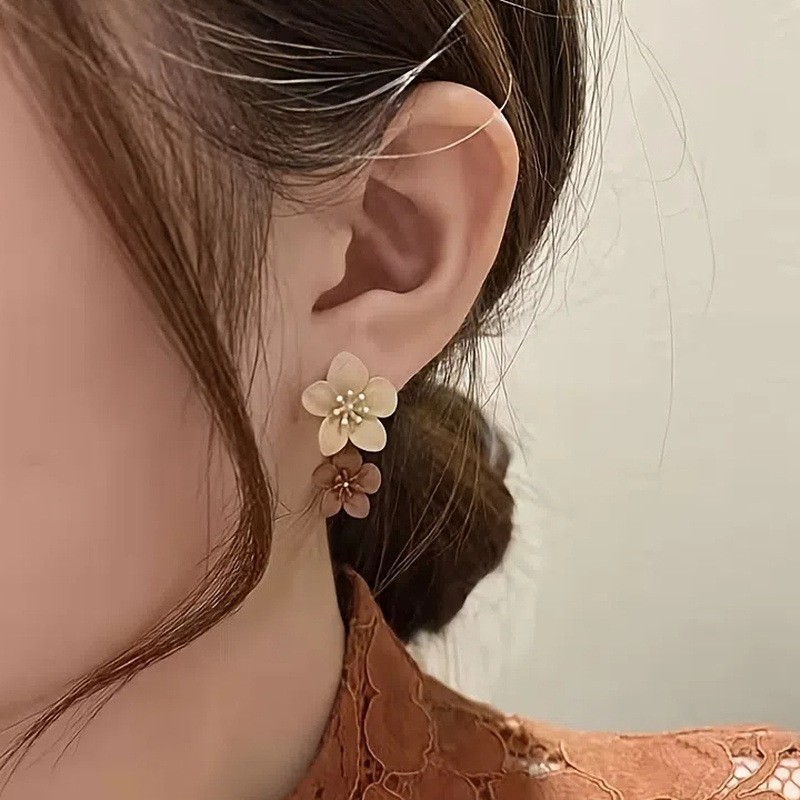 Autumn And Winter Women'S Earrings Temperament High-End Earrings Stud Earrings Autumn And Winter Flower Earrings