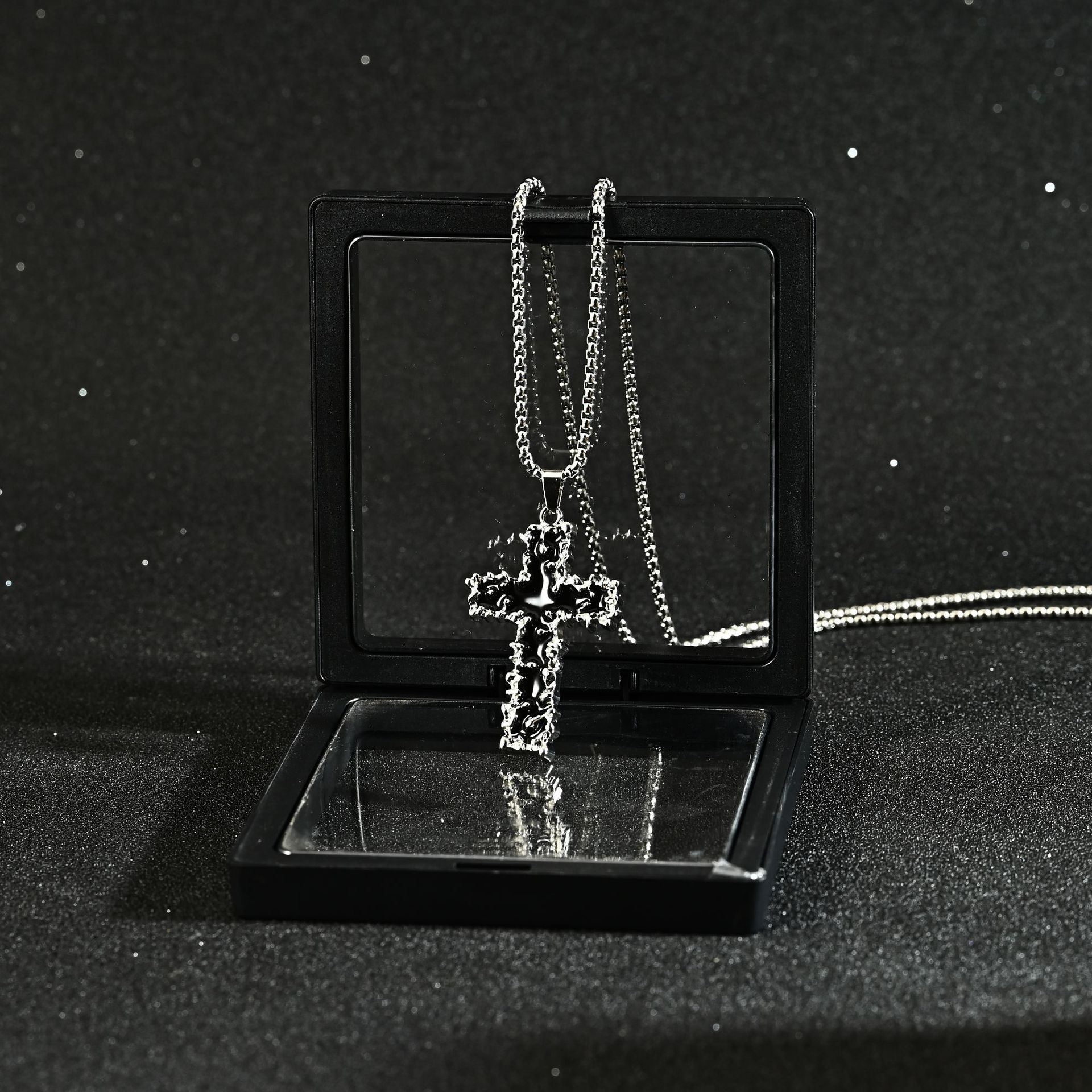 Hip Hop Sweater Chain Pendant Thorns Cross Necklace Men'S Black High Sense Men'S And Women'S Street Punk Style Necklace