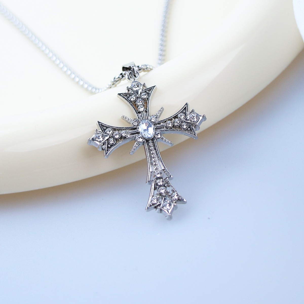Full Diamond Cross Necklace Accessories Men'S And Women'S Personality Versatile Hip Hop Alloy Pendant Sweater Chain Accessories