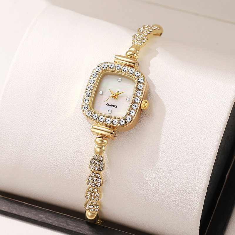 New Small Square Watch Girls Quartz Watch Temperament Women'S Bracelet Watch Junior High School Student Watch