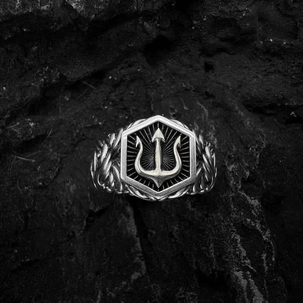 Vintage Thai Silver Plated Cross Anchor Ring Male Personality Hip Hop Punk Tide Men'S Old Live Ring