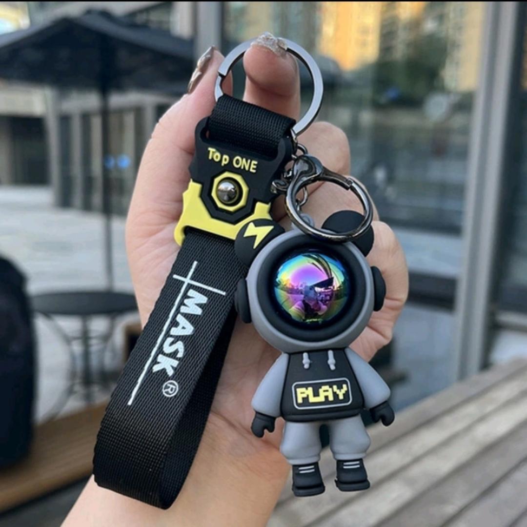 Cartoon Lightning Bear Keychain Cute Astronaut Bear Doll Keyring Bag Pendant Couple Car Keyholder Creative Bag Charm Accessories