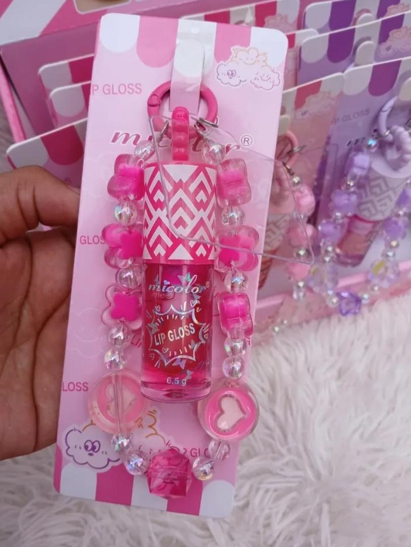 Phone charm with phone lanyard and a portable pendant lip gloss, Butterfly Heart Moisturizing Lip Oil, Cute Daily Warm-Tone Color-Changing Star Glitter Gel Lip Gloss, Portable Hanging Design.