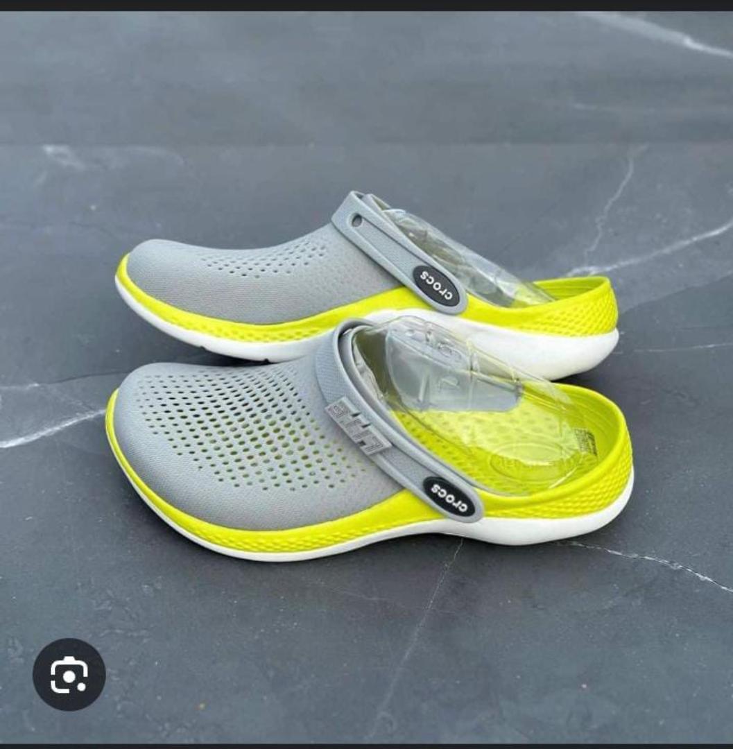 CROCS LITERIDE 360 CLOGS Designed with LiteRid foam insoles, these clogs deliver sink-in softness and superior cushioning for all-day wear.