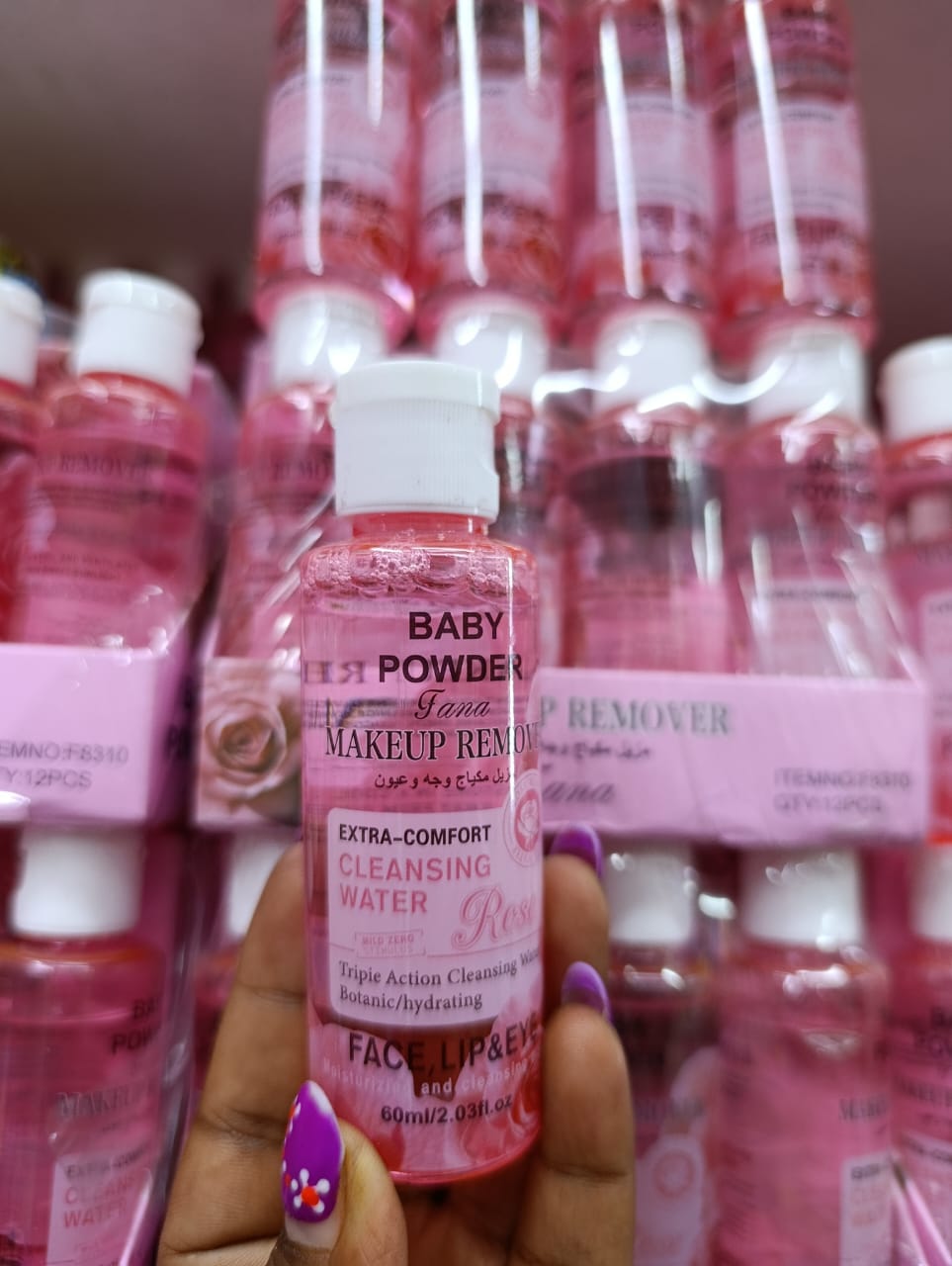 Baby Powder Gentle Formula: This makeup remover features a gentle yet effective formula that effortlessly dissolves all traces of makeup, including waterproof mascara.