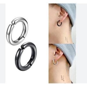 Discover our non-piercing ear clips for men—stylishly designed round earrings that elevate your look for both casual and formal occasions. Embrace versatility and stand out with these must-have pieces