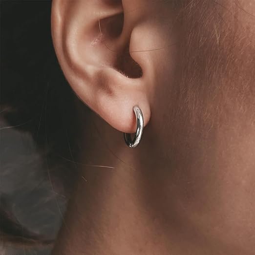 Discover our non-piercing ear clips for men—stylishly designed round earrings that elevate your look for both casual and formal occasions. Embrace versatility and stand out with these must-have pieces
