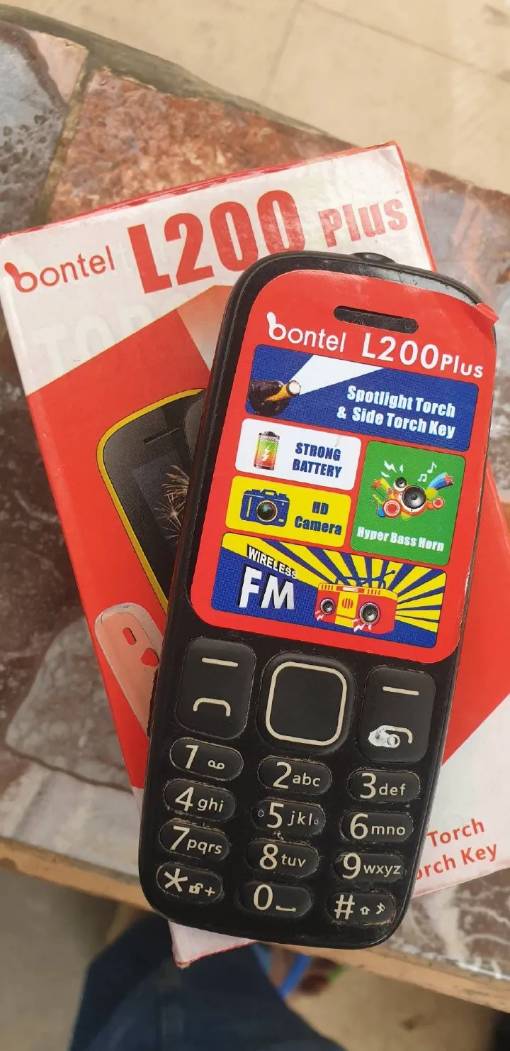 Bontel L200 plus 1.77" Display Big Speaker | 1000mAh Battery | Dual Sim | Original Kabambe WITH digital camera ,wireless FM DUAL SIM Feature Phone