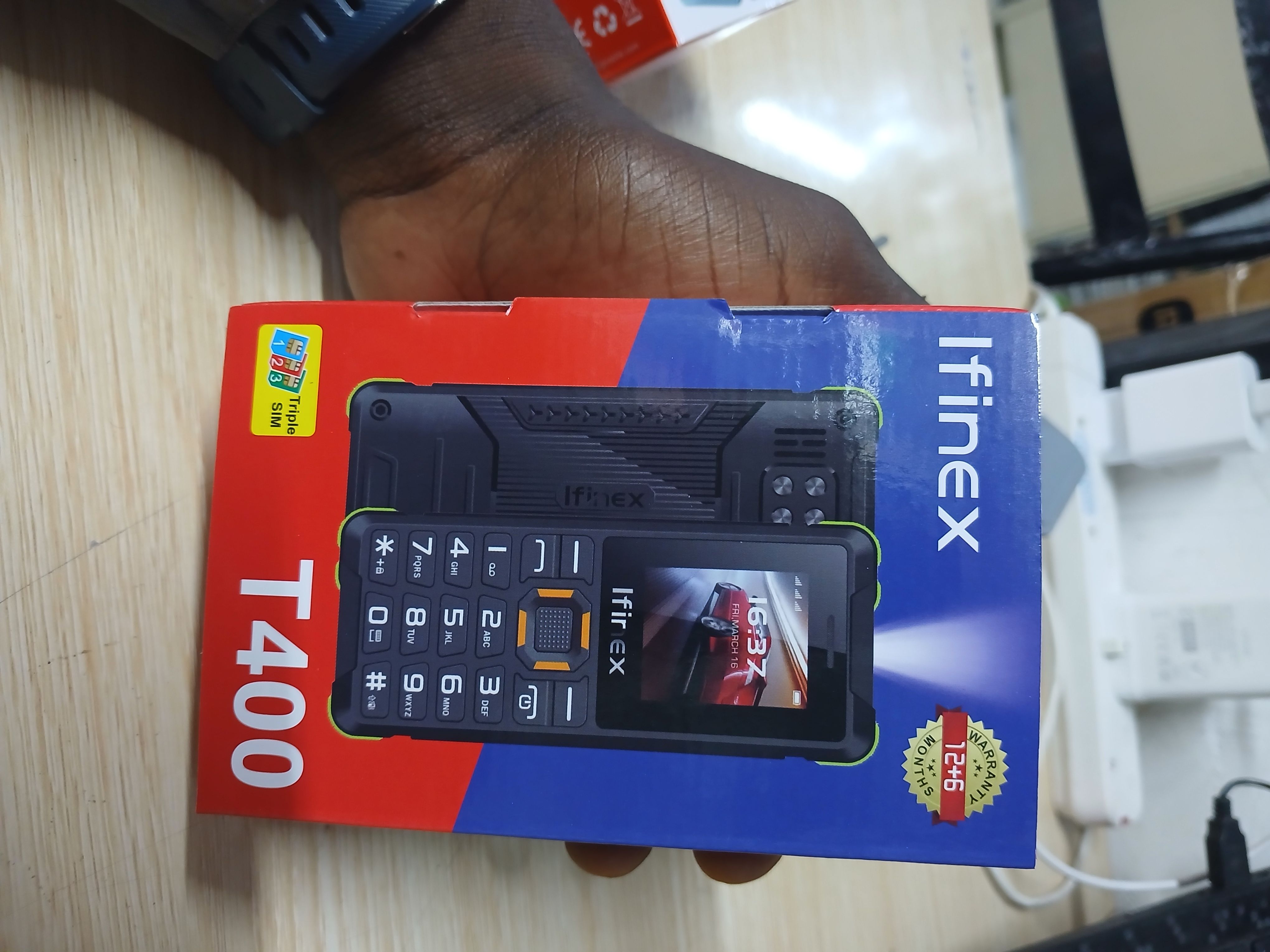 Ifinex T400 TRIPLE SIM CARD FEATURE PHONE WITH Bluetooth /Wireless FM/SD Slot kabambe/katululu/mulika mwizi/button feature phone