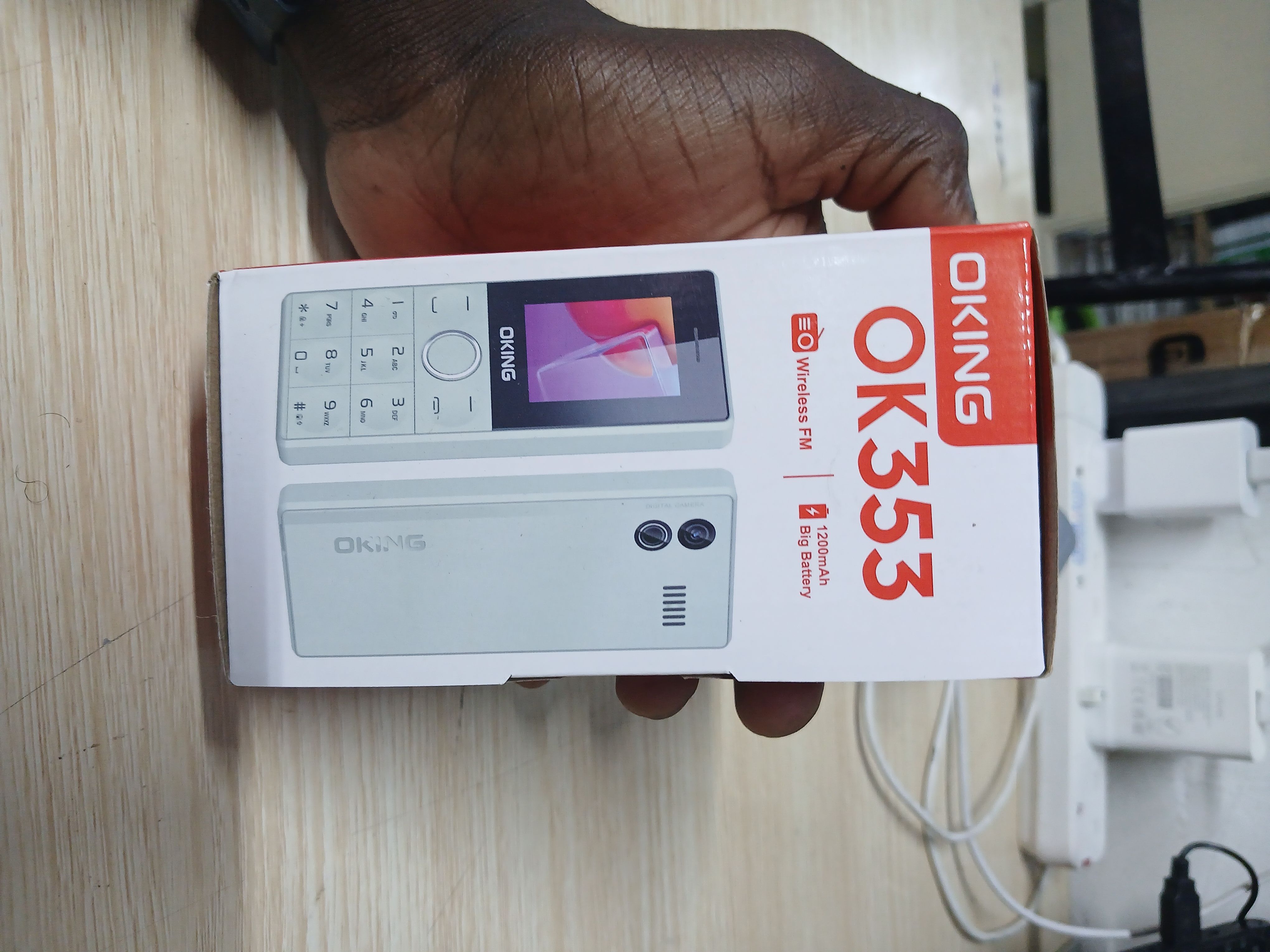 Oking OK353 2.4 INCH Display 1200mAH battery, bright flashlight, Vibration, Wireless FM with big buttons and Rear Camera FEATURE PHONE!!!