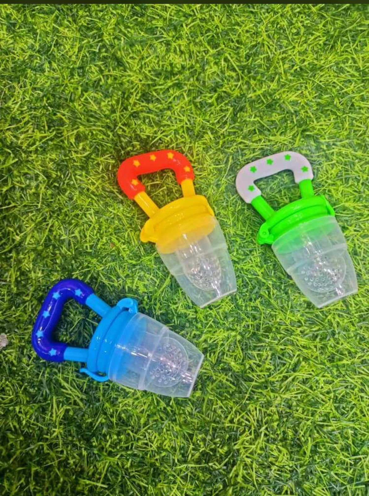 Baby Fresh Fruit Food Pacifier Feeder Silicone Nibbler Pacifier - assorted.The Silicone sac makes for easy cleaning,
Does not retain odors. encourages chewing. More natural and Comfortable to the baby