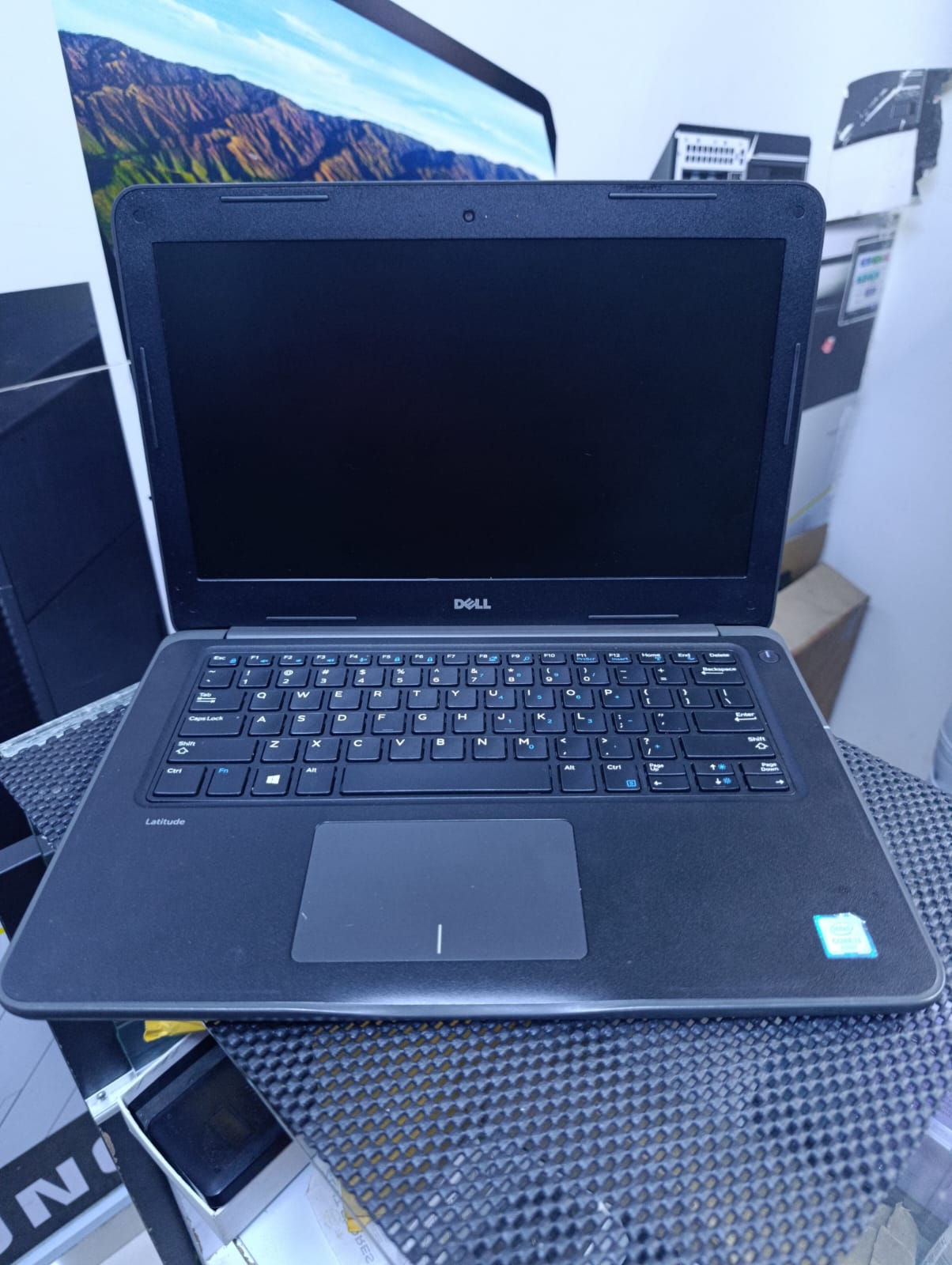 GRADE A LAPTOP DELL LATITUDE 3380 INTEL CORE I3 -6TH GENERATION WITH 4GB RAM MEMORY 128GB SSD WITH ACTIVATED WINDOWS 10/11 AND OFFICE 2021 GREY COLOR