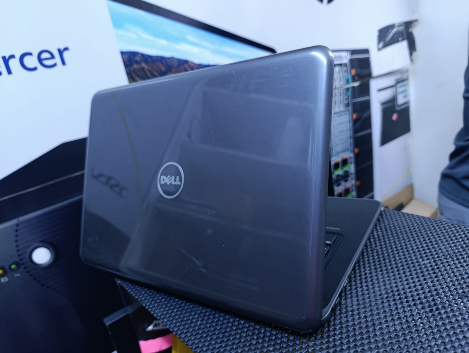 GRADE A LAPTOP DELL LATITUDE 3380 INTEL CORE I3 -6TH GENERATION WITH 4GB RAM MEMORY 128GB SSD WITH ACTIVATED WINDOWS 10/11 AND OFFICE 2021 GREY COLOR