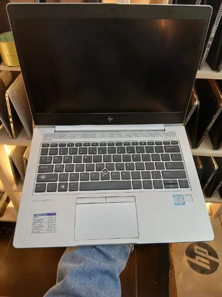 LAPTOP AND COMPUTERS HP ELITEBOOK 830G5 INTEL CORE I3 8TH GENERATION 8GB RAM MEMORY 256GB SSD SILVER COLOR WITH ACTIVATED WINDOWS 10/11 AND OFFICE 2021